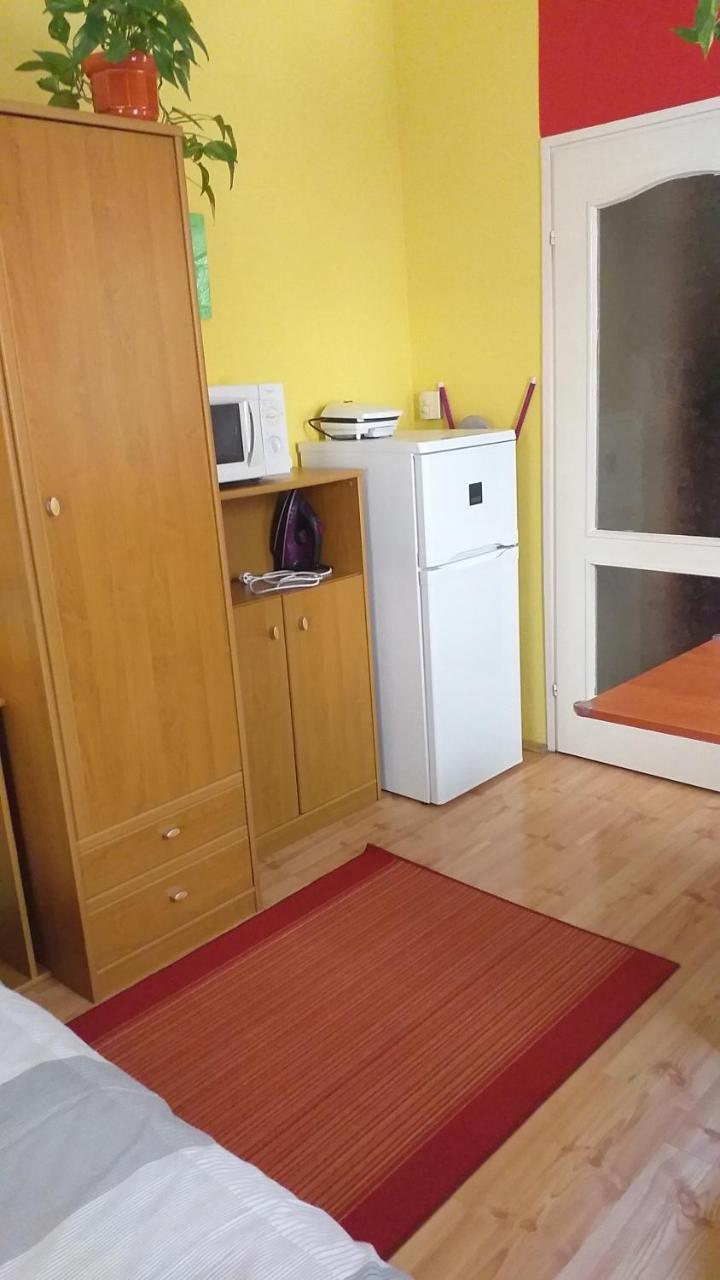 Mediterran Szallas Gyula Ngoại thất bức ảnh
